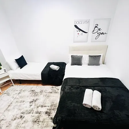 Luxury Central Lisbon Studio Flats, Ideal For Tourists-3